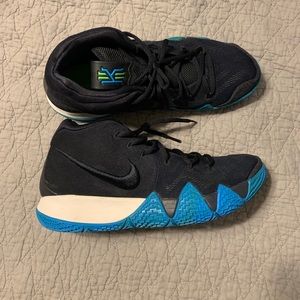 Kyrie 4 men’s basketball shoes